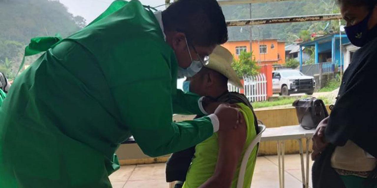 Modesto Ortiz Andrade, el primer adulto mayor vacunado contra el Covid en Oaxaca | El Imparcial de Oaxaca