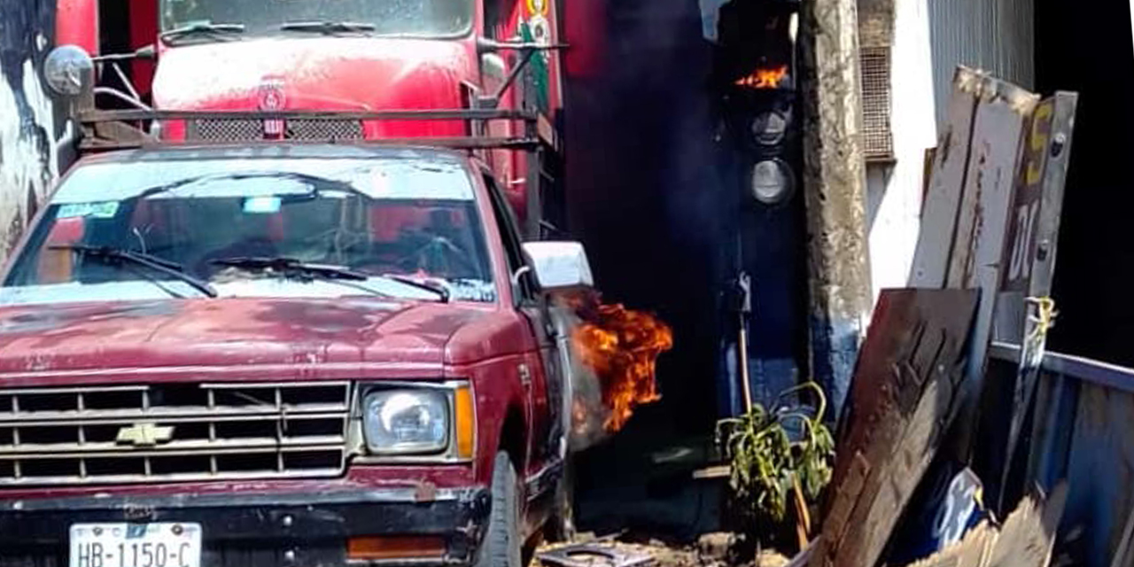 Arde taller de muelles en Villa de Etla | El Imparcial de Oaxaca