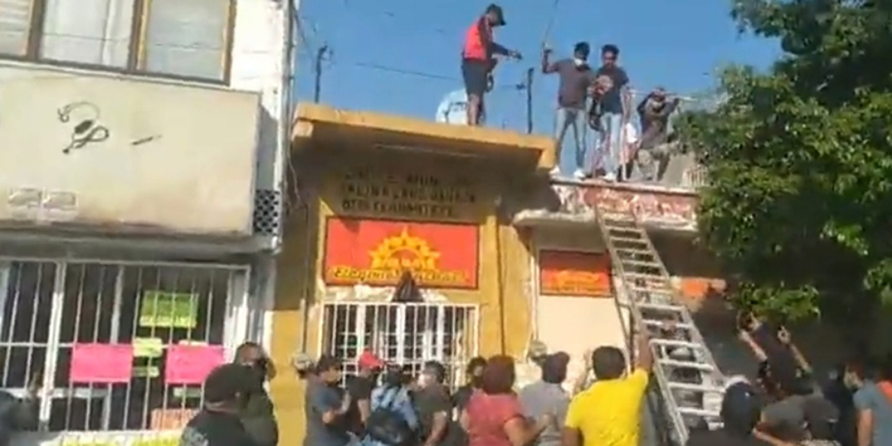 Violento intento de desalojo en Salina Cruz | El Imparcial de Oaxaca