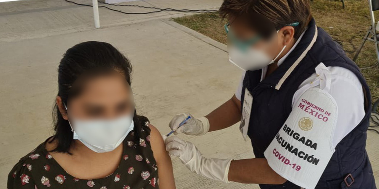 Continúan los SSO vacunación contra Covid-19 a personal de Salud | El Imparcial de Oaxaca