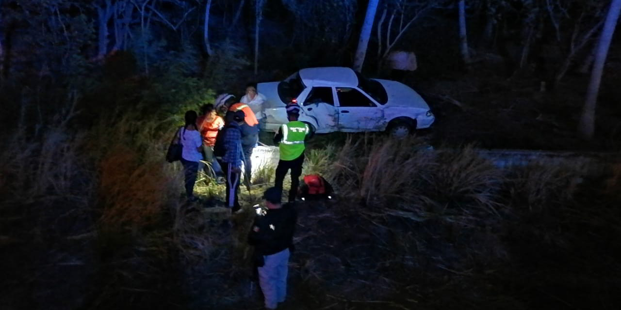 Aparatoso accidente en tramo Juchitán-La Ventosa | El Imparcial de Oaxaca