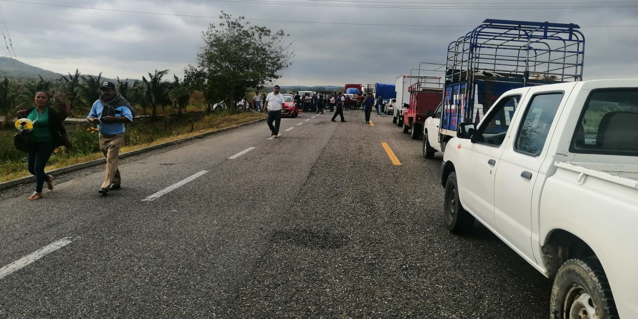 Se manifiestan lecheros contra Liconsa | El Imparcial de Oaxaca