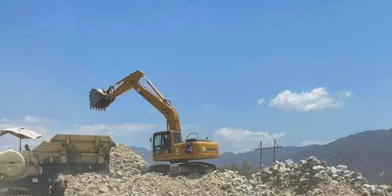 Murat supervisa obras de autopista a la Costa | El Imparcial de Oaxaca