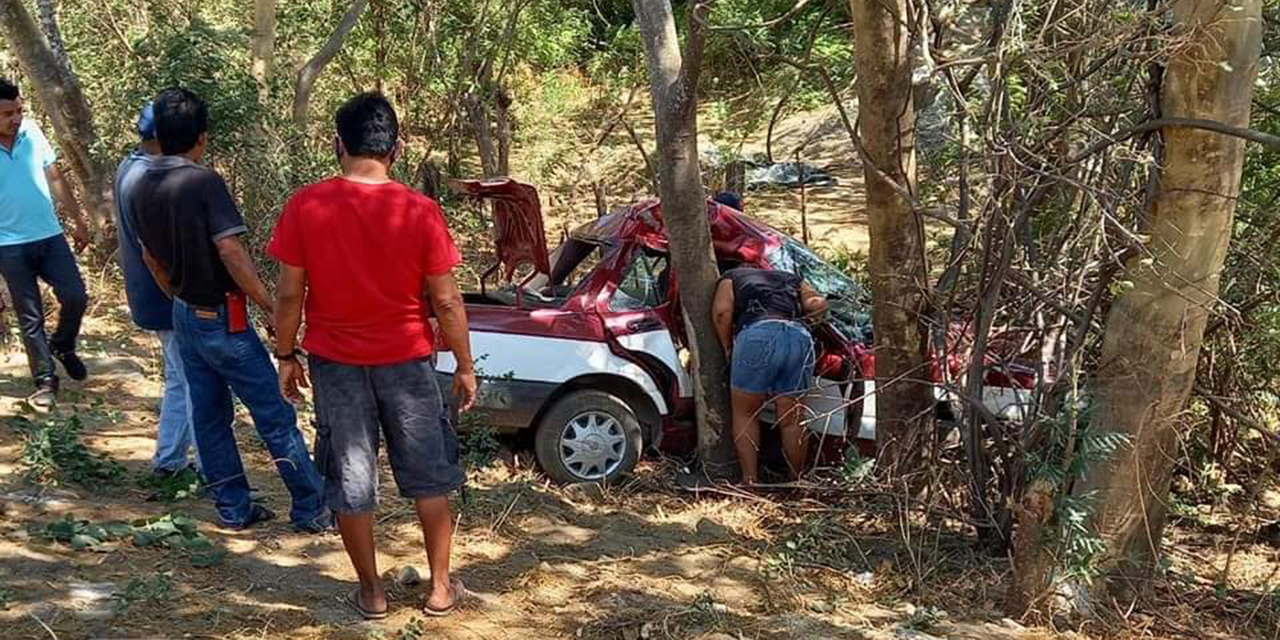 Taxi se accidenta en Mazatán | El Imparcial de Oaxaca