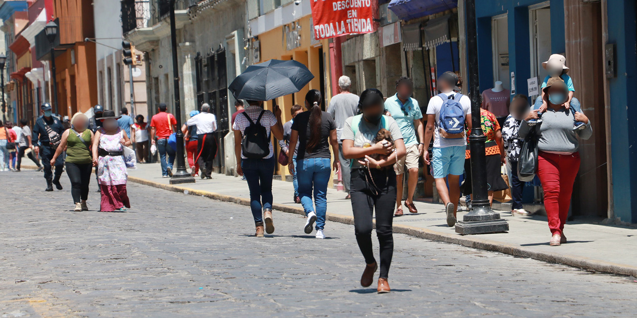 Aumenta afluencia de personas sin medidas sanitarias en la capital oaxaqueña | El Imparcial de Oaxaca