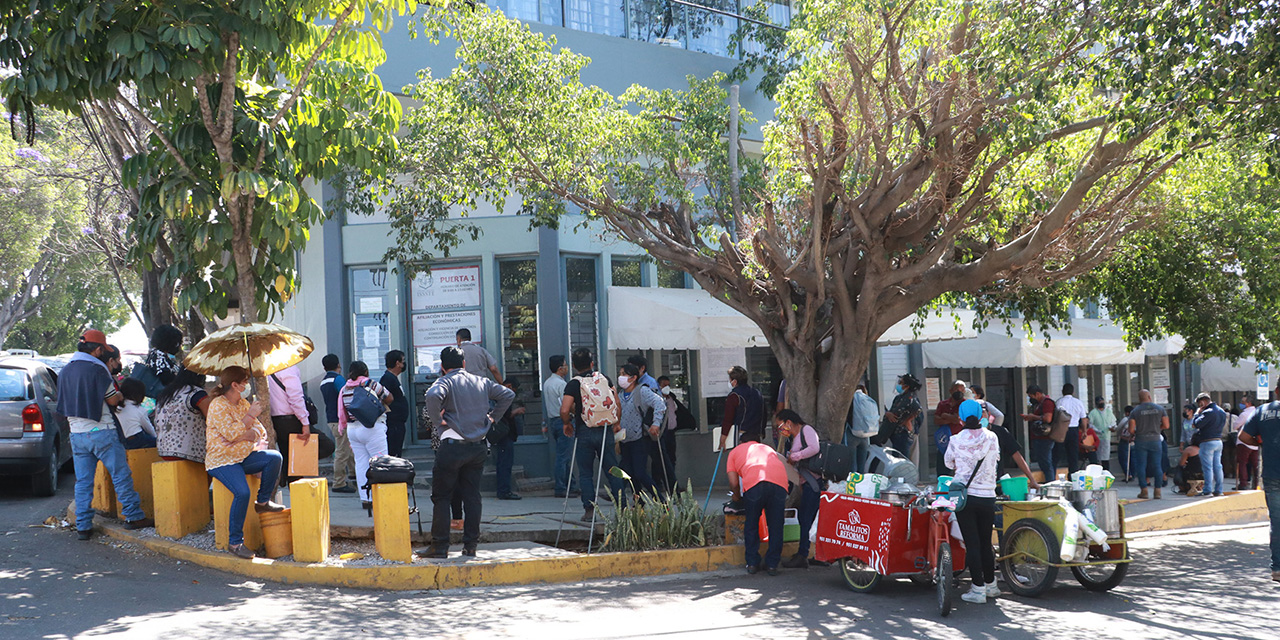 Trámites en el ISSSTE: de larga espera al riesgo de contagio | El Imparcial de Oaxaca