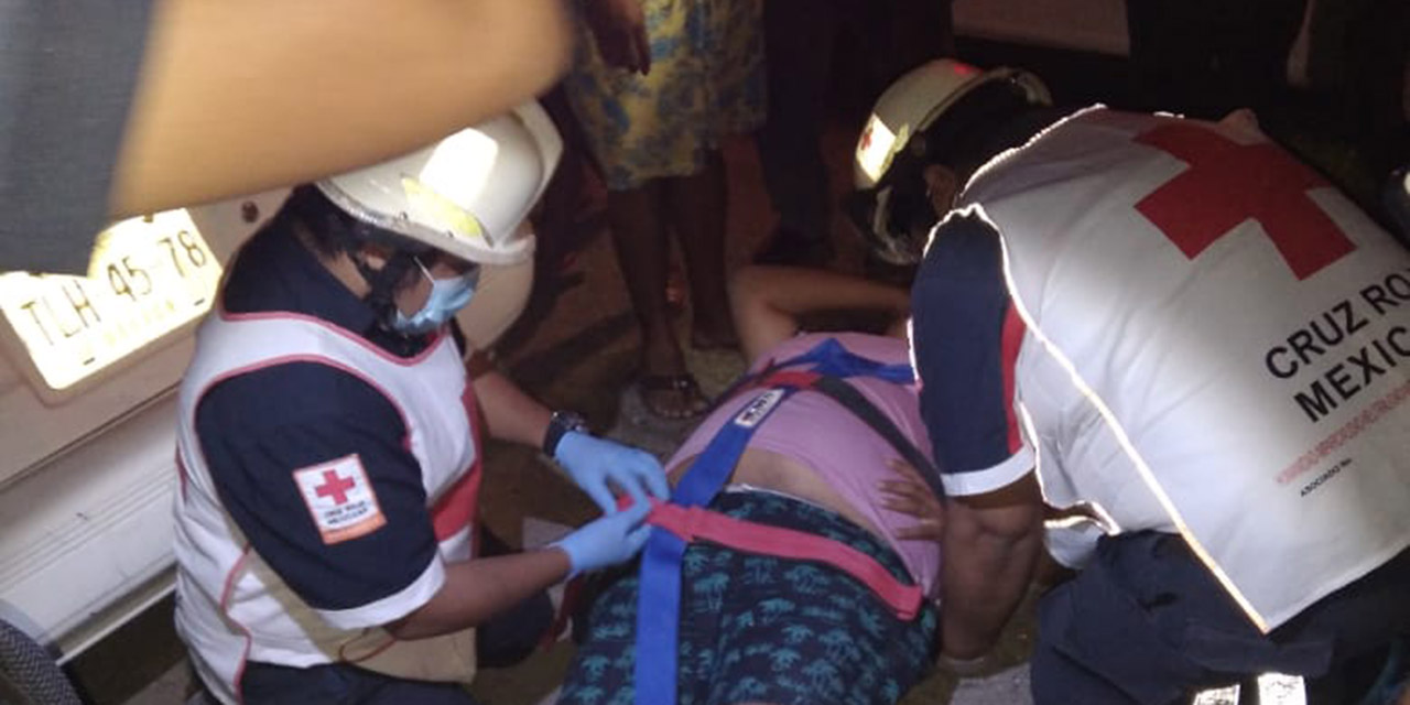 Aparatoso accidente en “Los Manguitos”, Tehuantepec