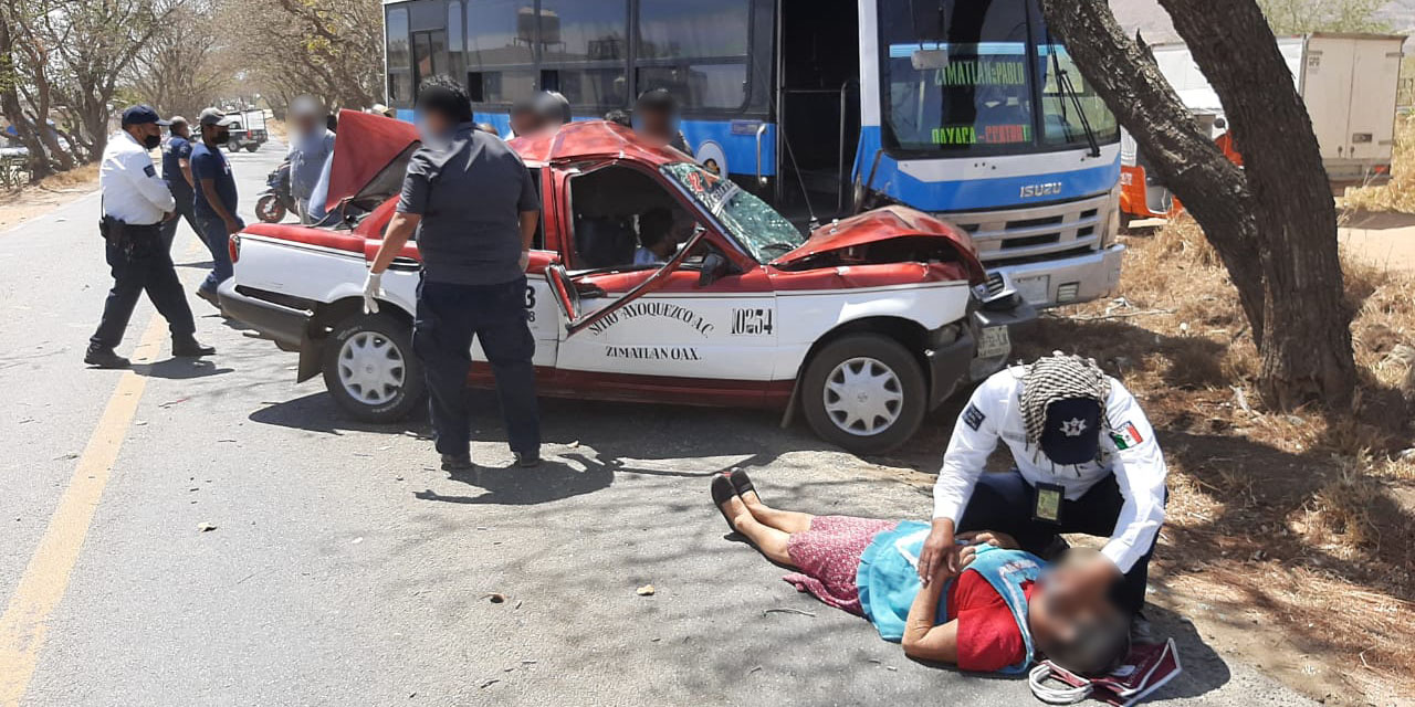 Mujer muere tras ser atropellada en carretera de Zimatlán