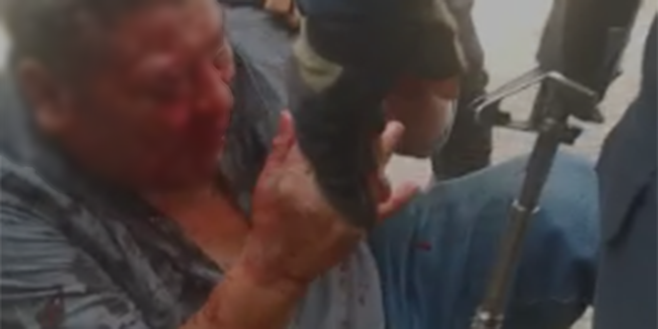 Video: “¡Hay que quemarlo!”; salvan a presunto ladrón de linchamiento en la capital