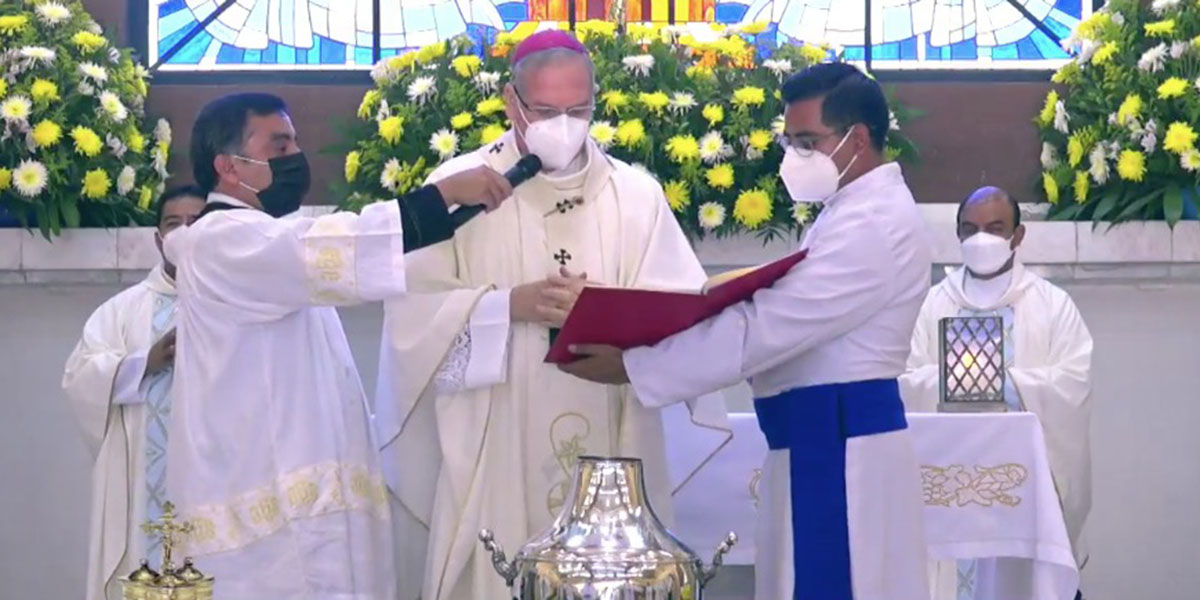 Arzobispo de la Arquidiócesis de Antequera celebra Misa Crismal de Semana Santa | El Imparcial de Oaxaca