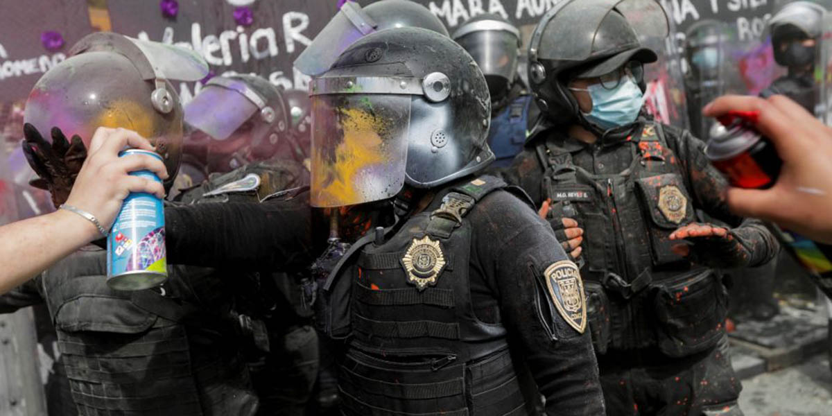 Mujeres policías resistieron estoicamente y no cayeron en la provocación: AMLO | El Imparcial de Oaxaca