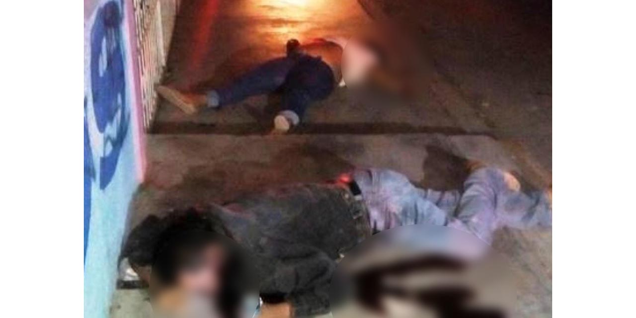Motociclistas chocan contra un auto en las Riberas del Atoyac