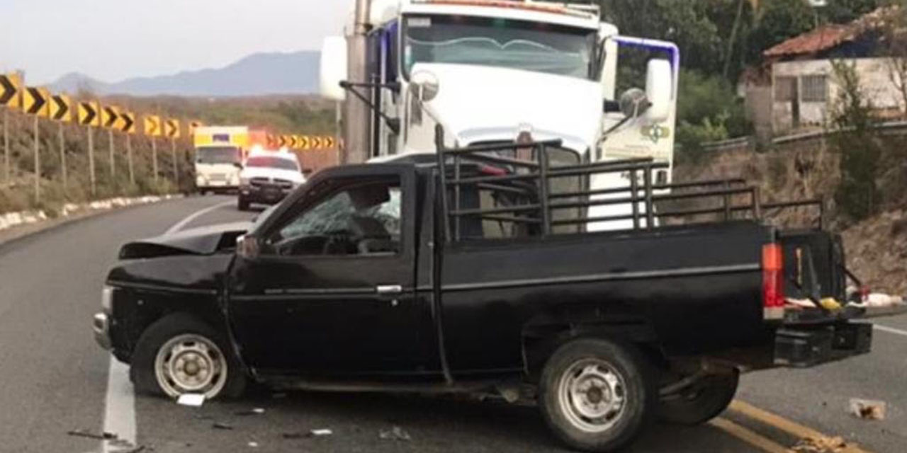 Fatal encontronazo entre tráiler y camioneta en el Istmo | El Imparcial de Oaxaca