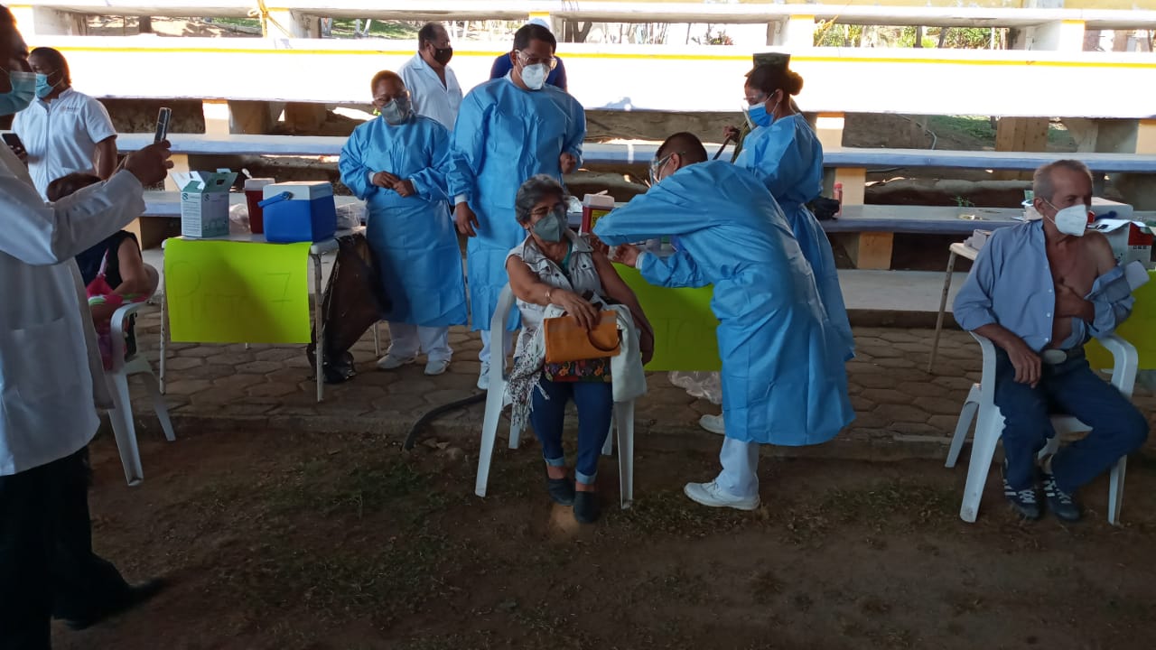 Exitosa jornada de vacunación contra Covid-19 en Pinotepa | El Imparcial de Oaxaca