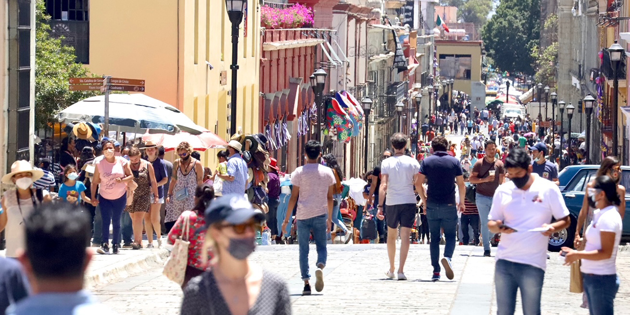 Turistas y locales desafían al Covid-19 en Oaxaca durante Semana Santa | El Imparcial de Oaxaca