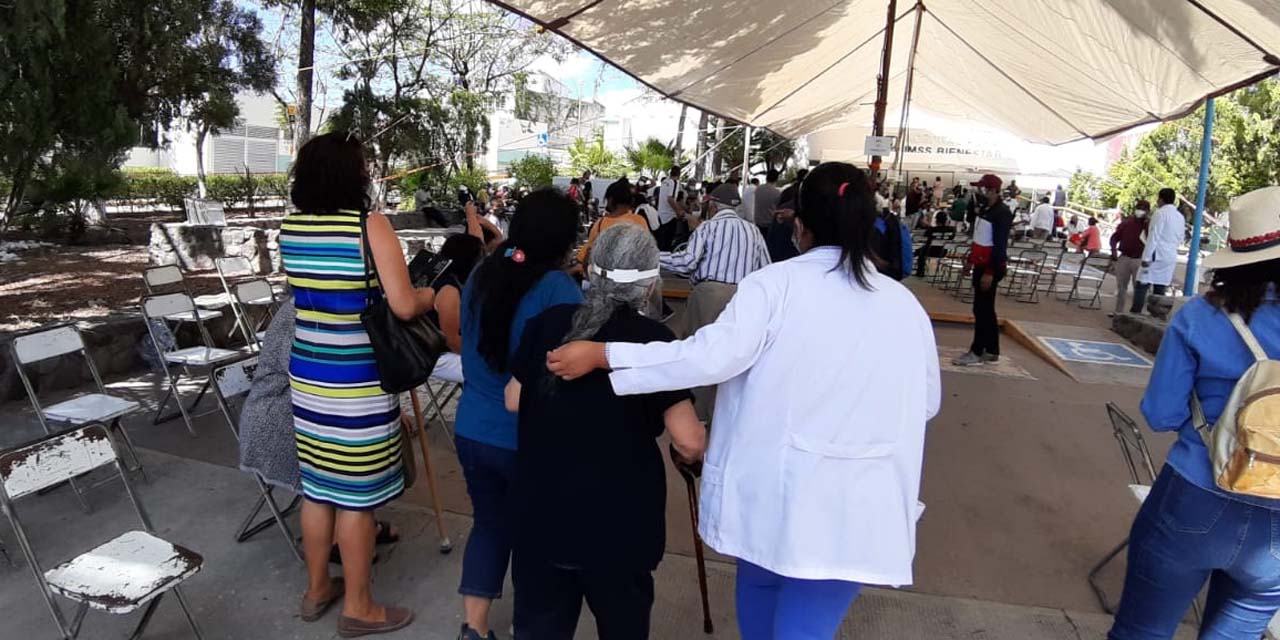 Aplicarán más de 9 mil dosis de vacuna Cansino a docentes mixtecos | El Imparcial de Oaxaca