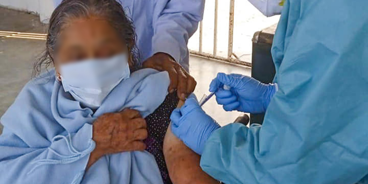 Inicia vacunación contra Covid-19 en el Istmo | El Imparcial de Oaxaca