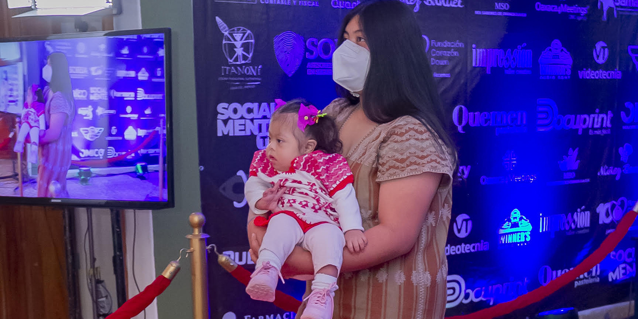 Desfilan con amor | El Imparcial de Oaxaca Desfilan con amor | El Imparcial de Oaxaca