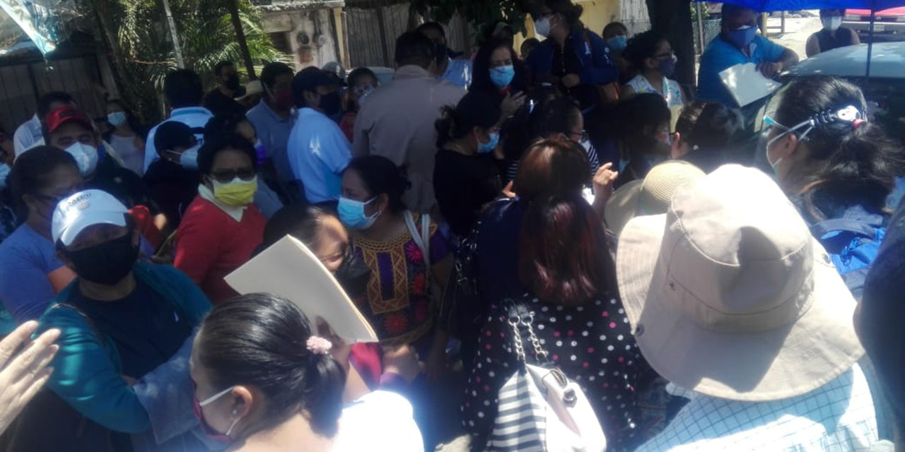Engañan con aplicación de vacuna a personal de salud de la Mixteca | El Imparcial de Oaxaca