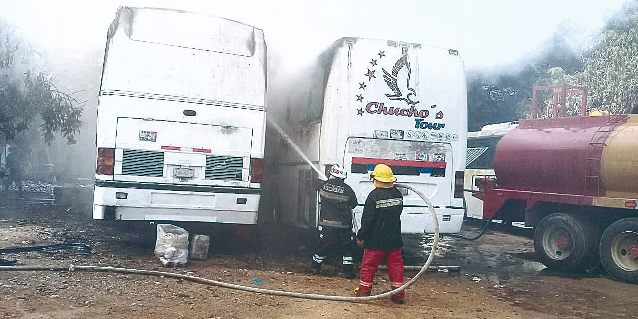 Se incendian dos autobuses en Puerto Escondido | El Imparcial de Oaxaca