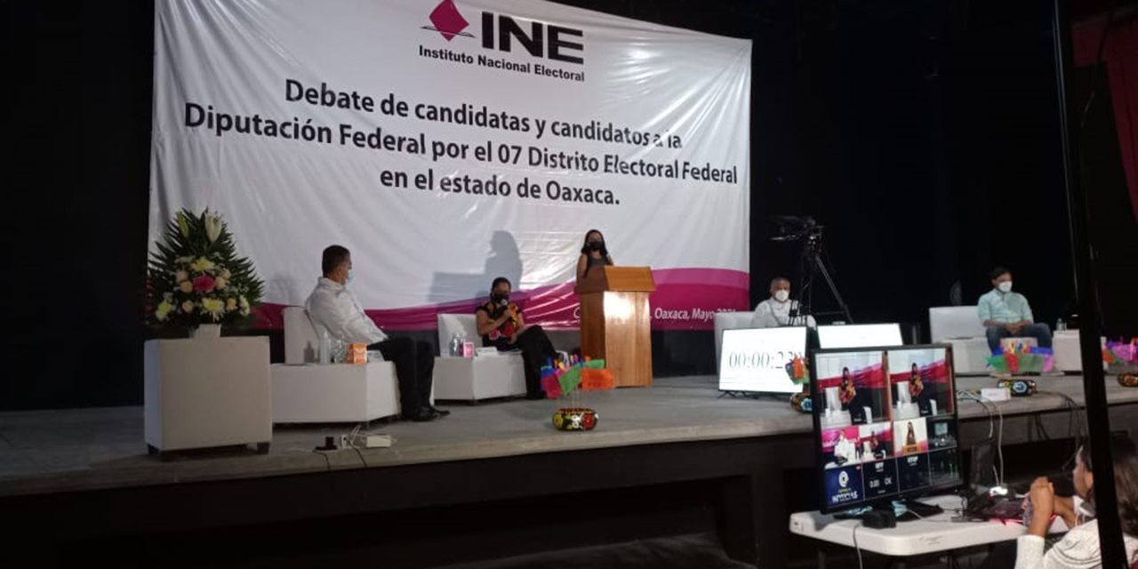 Denuncian a Óscar Toral por violar reglas en debate político en el Istmo | El Imparcial de Oaxaca