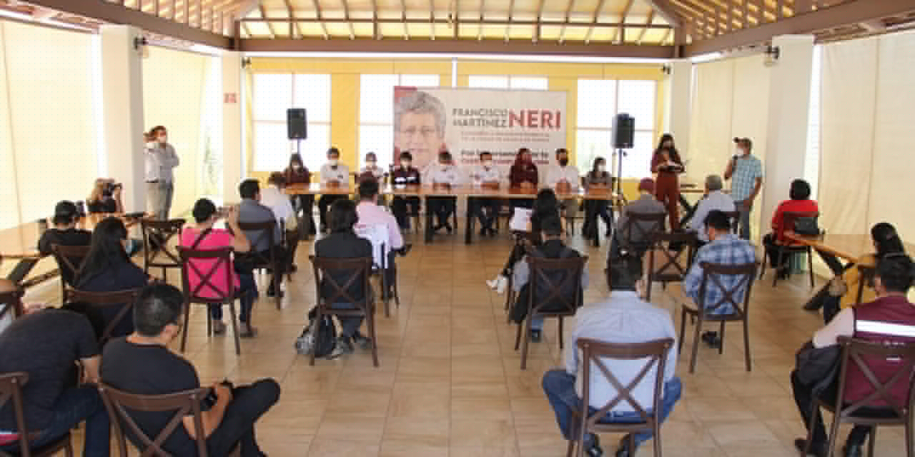 Francisco Martínez Neri realiza encuentro con artistas oaxaqueños | El Imparcial de Oaxaca Francisco Martínez Neri realiza encuentro con artistas oaxaqueños | El Imparcial de Oaxaca
