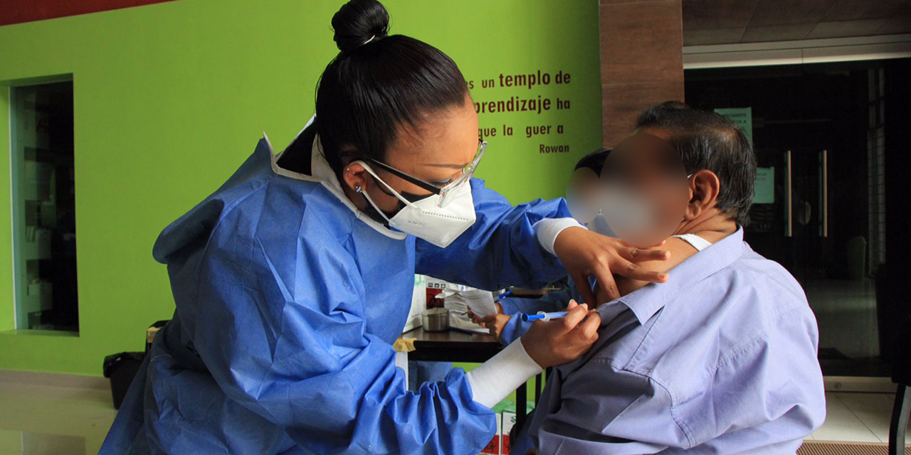 Inicia vacunación a población de 50 a 59 años y embarazadas en la Costa | El Imparcial de Oaxaca