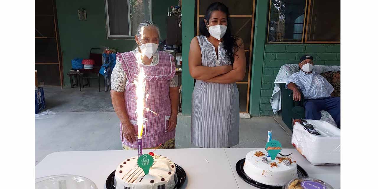 Cantan mañanitas en familia | El Imparcial de Oaxaca Cantan mañanitas en familia | El Imparcial de Oaxaca