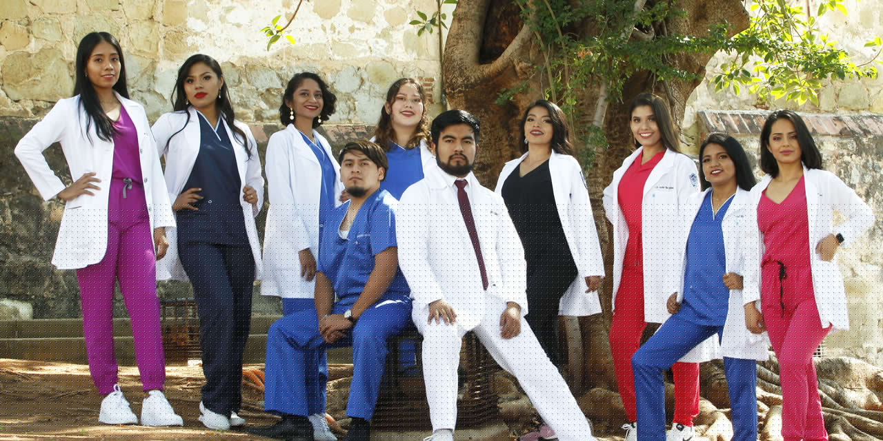 Felices graduados | El Imparcial de Oaxaca Felices graduados | El Imparcial de Oaxaca