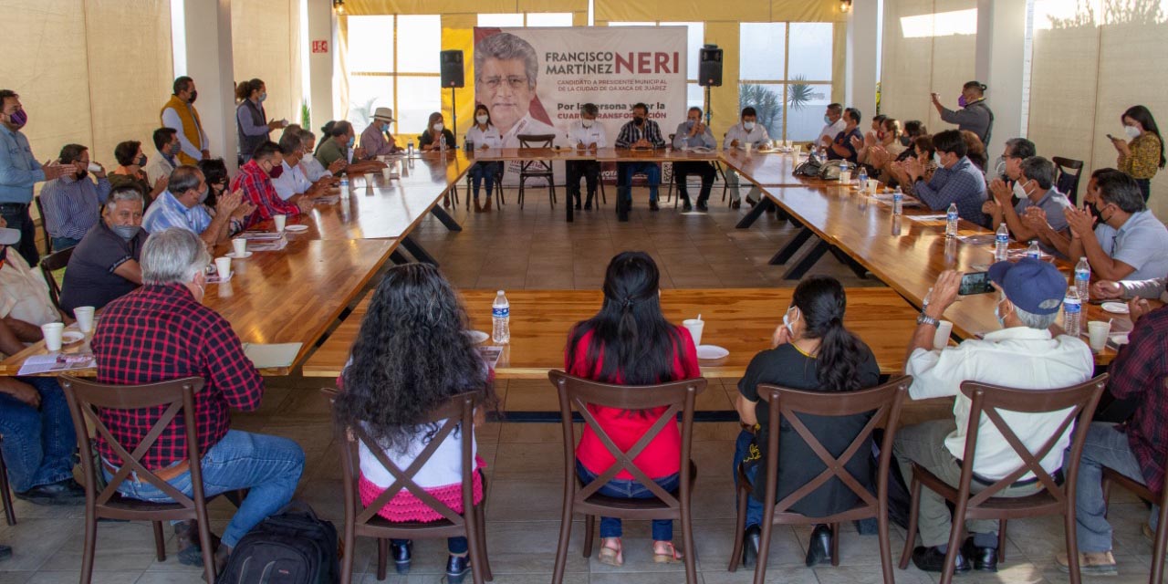 Alza la mano el magisterio a favor de Martínez Neri | El Imparcial de Oaxaca Alza la mano el magisterio a favor de Martínez Neri | El Imparcial de Oaxaca