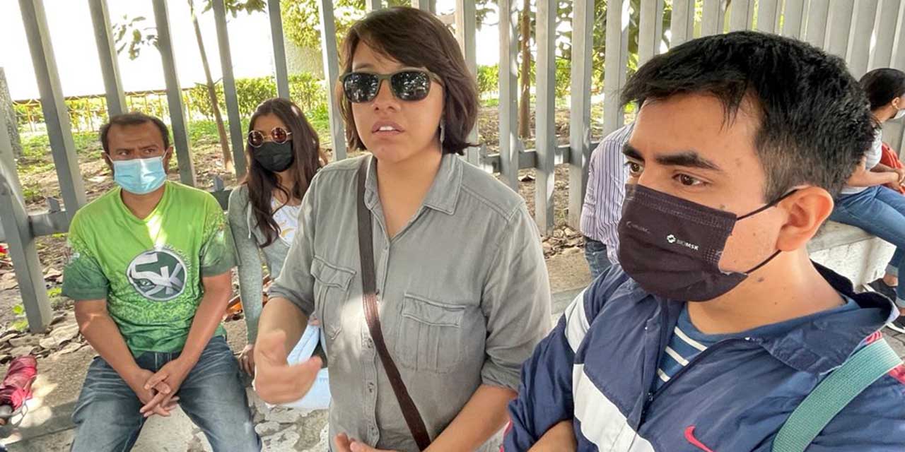 Trabajadores del MACO protestan durante segunda plática conciliatoria en la JLCyA | El Imparcial de Oaxaca