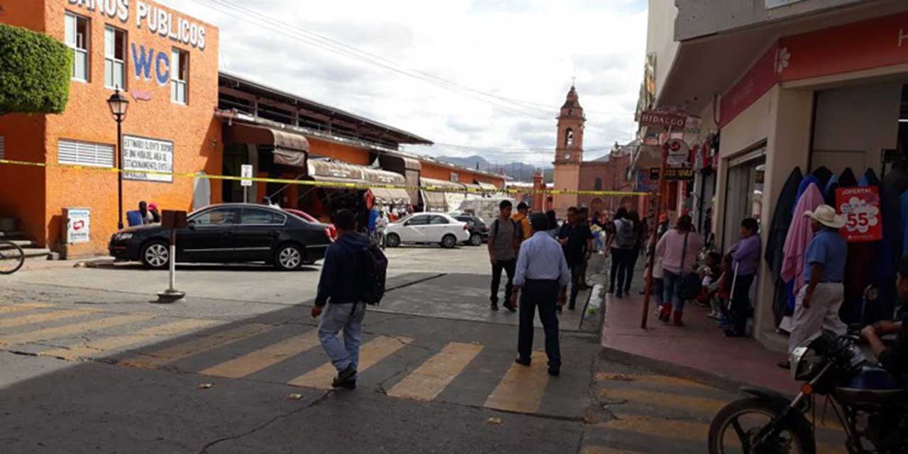Ebrio motociclista choca contra taxi en el centro de Huajuapan | El Imparcial de Oaxaca