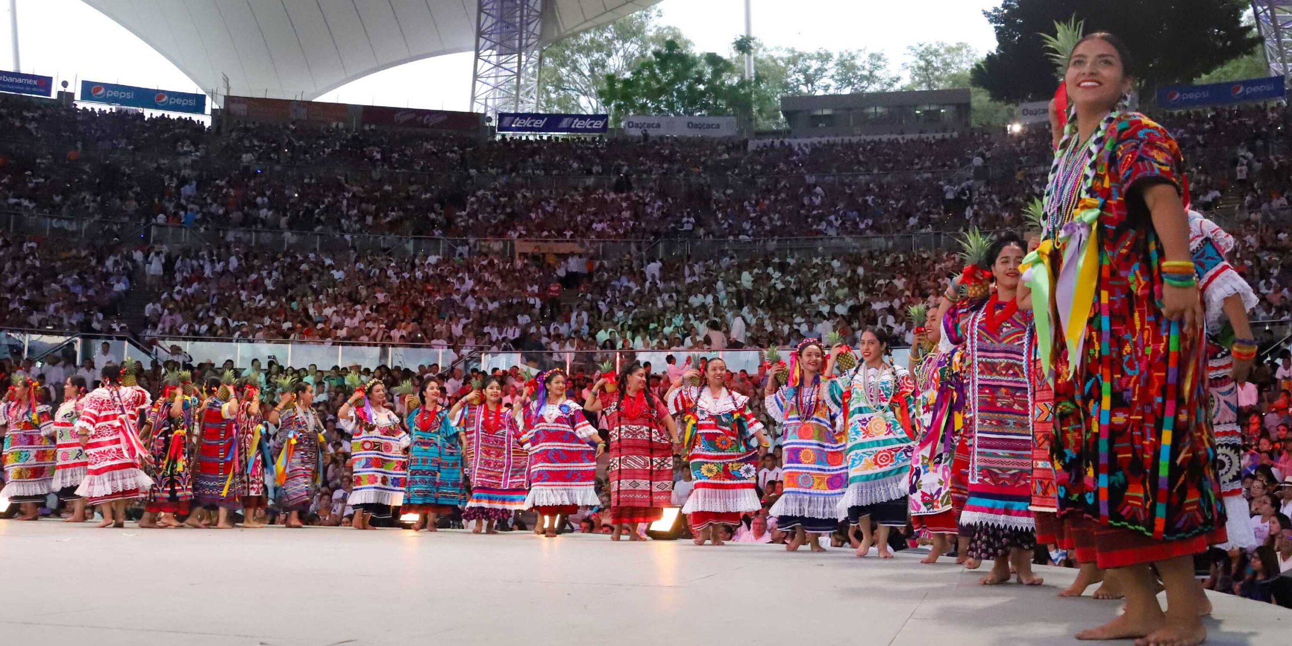 Abren una rendija para realizar la Guelaguetza | El Imparcial de Oaxaca