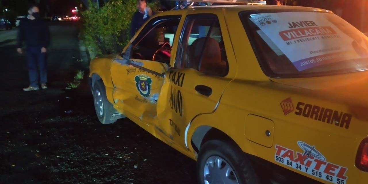 ¡Embisten brutalmente a taxi! | El Imparcial de Oaxaca ¡Embisten brutalmente a taxi! | El Imparcial de Oaxaca