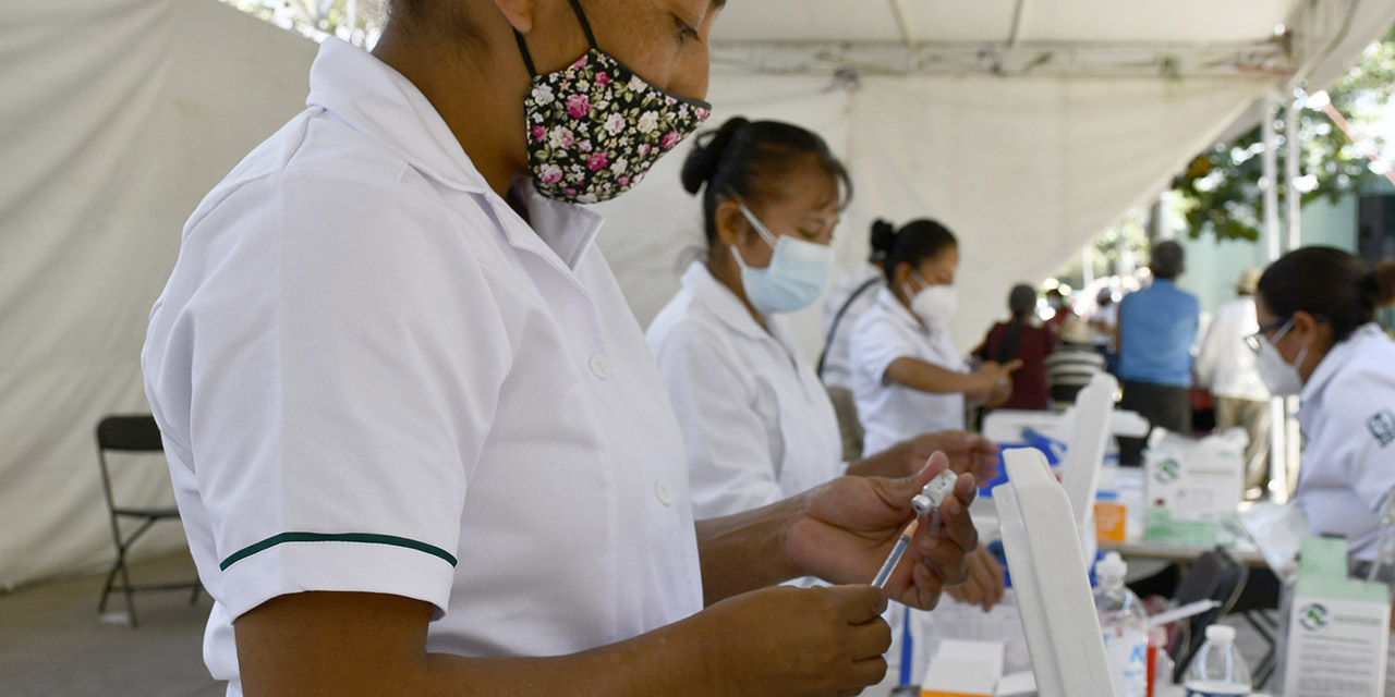 Aplican segunda dosis a voluntarios de ensayo clínico de Cansino en Oaxaca | El Imparcial de Oaxaca Aplican segunda dosis a voluntarios de ensayo clínico de Cansino en Oaxaca | El Imparcial de Oaxaca