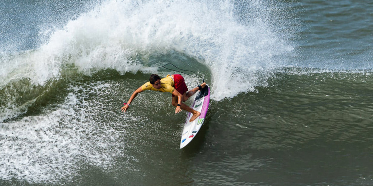Jonhy Corzo sigue avanzando rondas en el Mundial de Surf | El Imparcial de Oaxaca