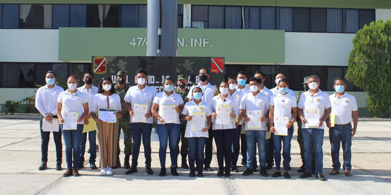Reconocen médicos de hospital Covid de Pinotepa | El Imparcial de Oaxaca Reconocen médicos de hospital Covid de Pinotepa | El Imparcial de Oaxaca