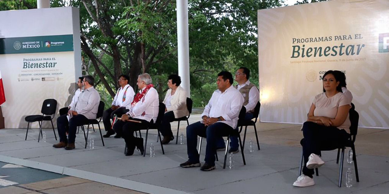 AMLO y Murat evalúan programas de apoyo en la Costa | El Imparcial de Oaxaca