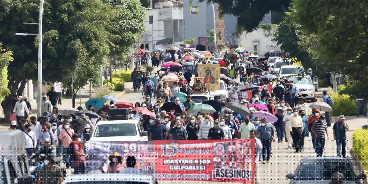 Sección 22 marcha a 15 años del fallido desalojo en el Zócalo | El Imparcial de Oaxaca Sección 22 marcha a 15 años del fallido desalojo en el Zócalo | El Imparcial de Oaxaca
