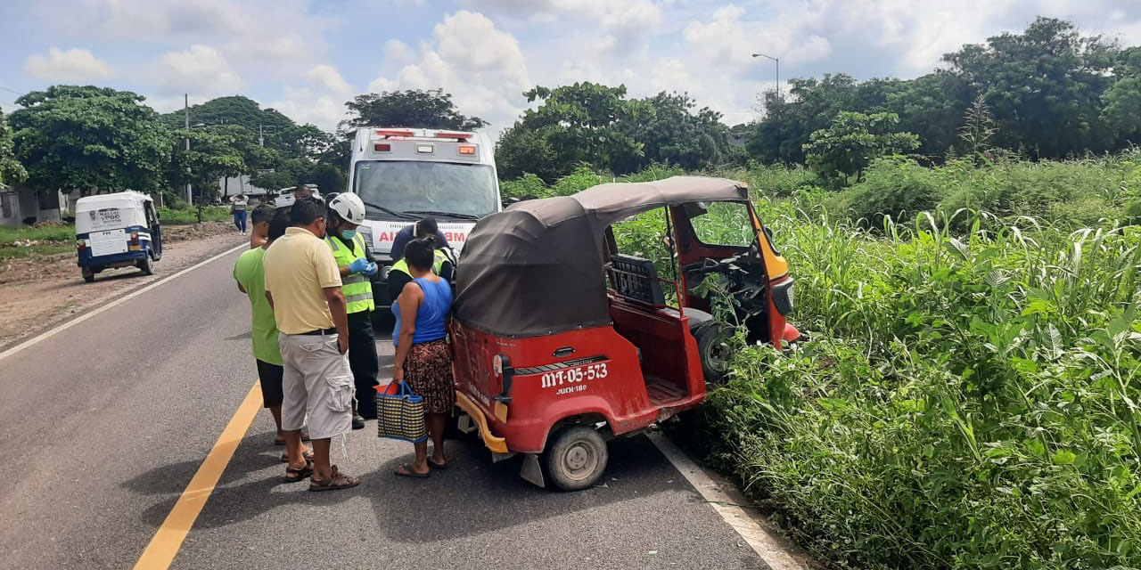 Fuerte choque por alcance en Juchitán | El Imparcial de Oaxaca Fuerte choque por alcance en Juchitán | El Imparcial de Oaxaca