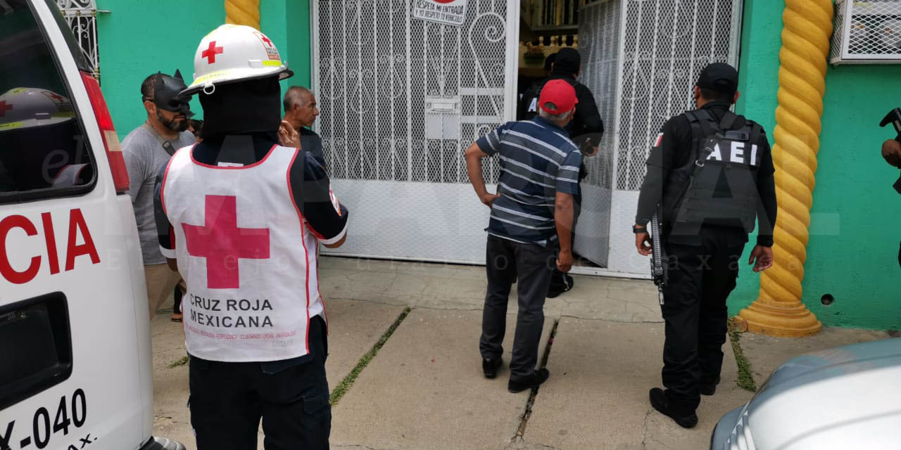Sujetos armados encañonan y golpean a personas al interior de casa de campaña de Morena