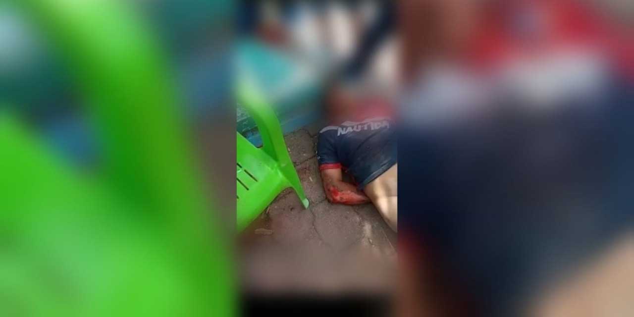 Video: Habitantes de Santiago Laollaga Oaxaca, golpean brutalmente a sujeto por delito electoral | El Imparcial de Oaxaca Video: Habitantes de Santiago Laollaga Oaxaca, golpean brutalmente a sujeto por delito electoral | El Imparcial de Oaxaca