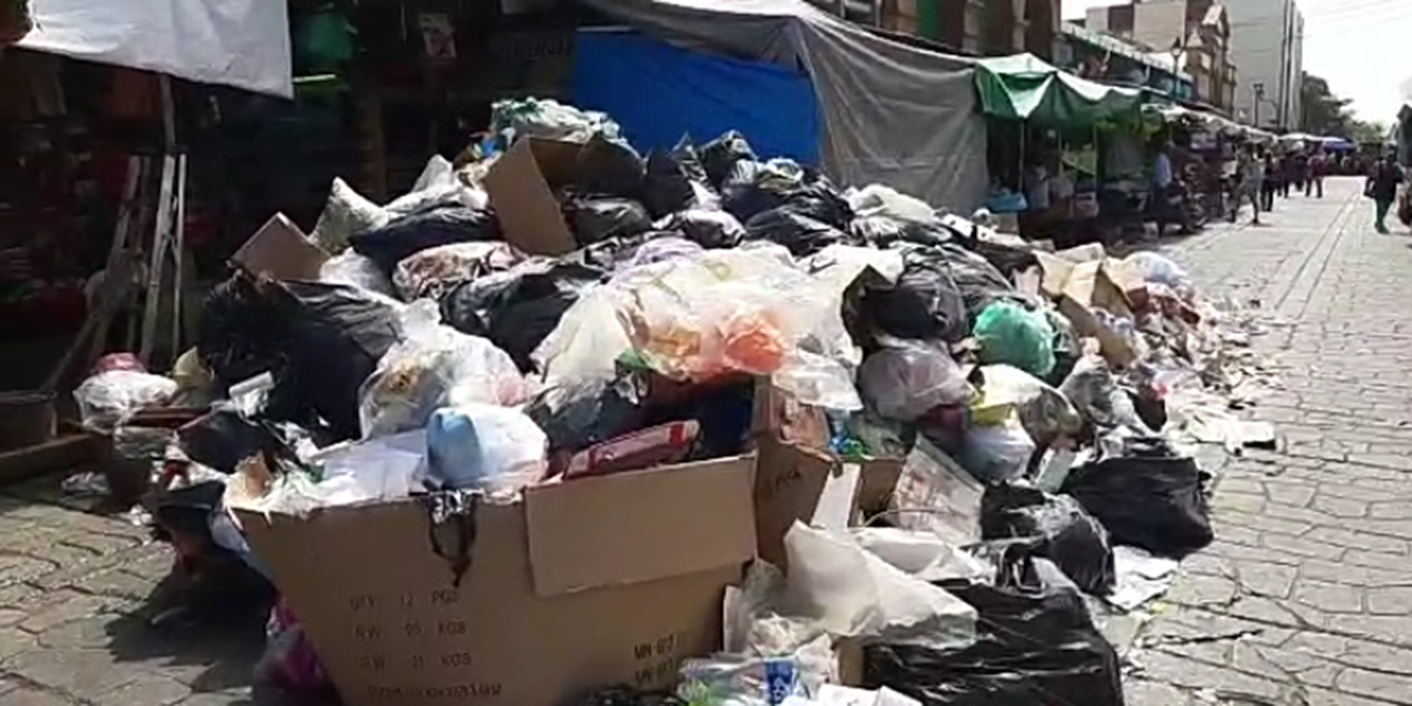 Paralizan camiones de basura por falta de pago de renta | El Imparcial de Oaxaca Paralizan camiones de basura por falta de pago de renta | El Imparcial de Oaxaca