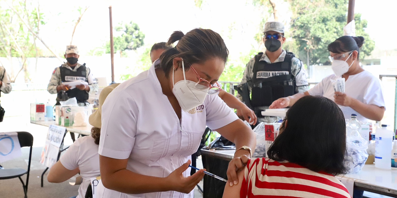 Inicia la vacunación universal para personas de 18 años y más en La Cañada | El Imparcial de Oaxaca
