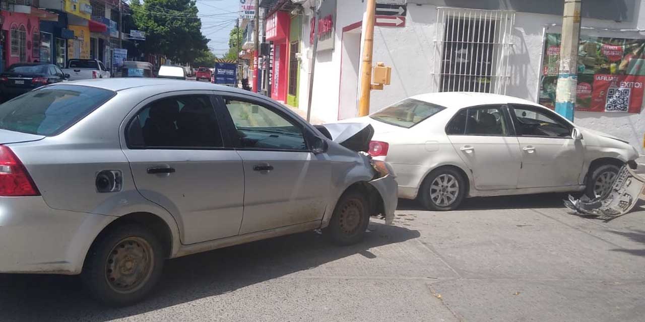 Accidente en Juchitán deja cuantiosos daños materiales | El Imparcial de Oaxaca Accidente en Juchitán deja cuantiosos daños materiales | El Imparcial de Oaxaca