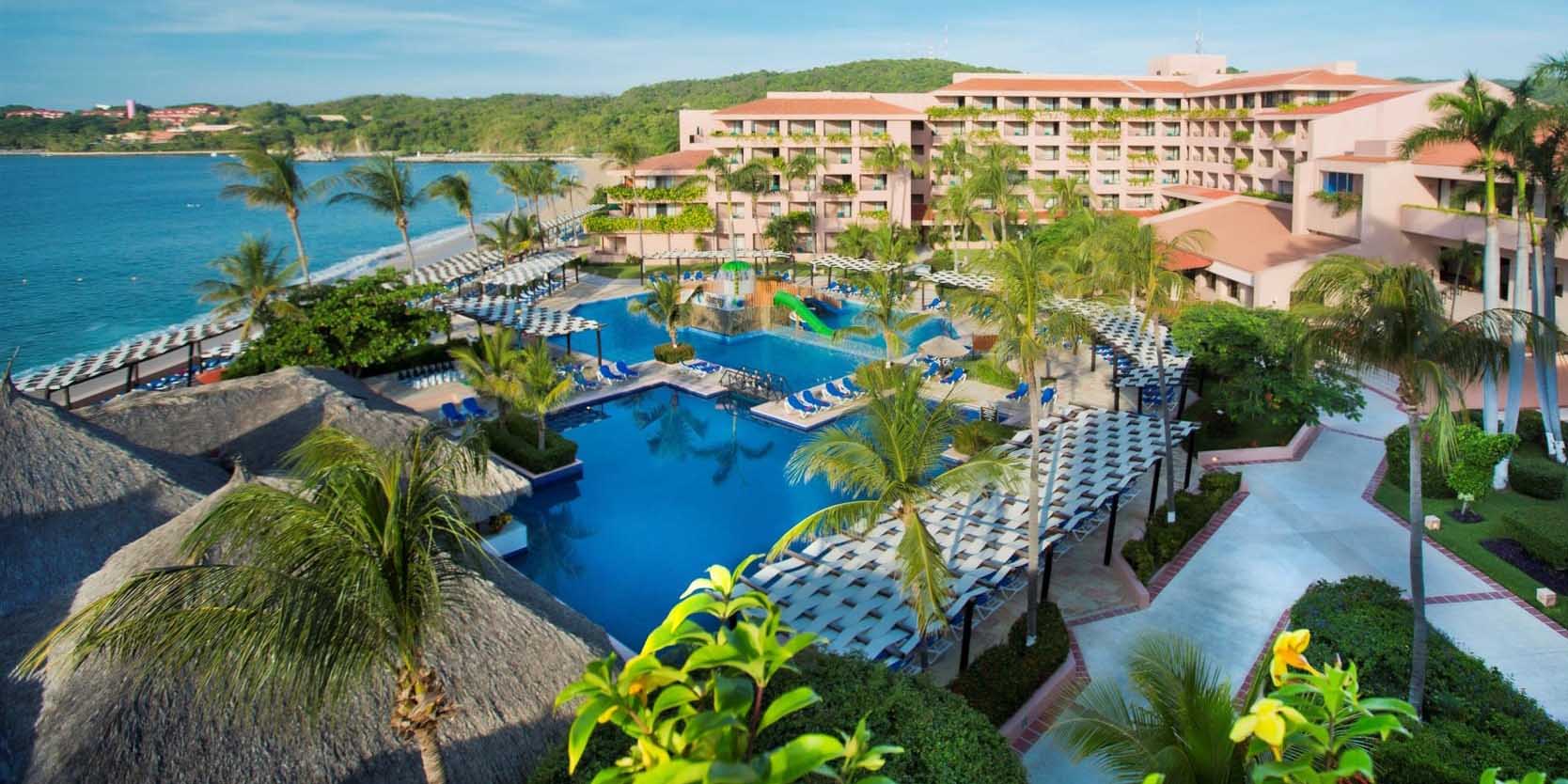 Restringe Huatulco espacios de playa y determina multas