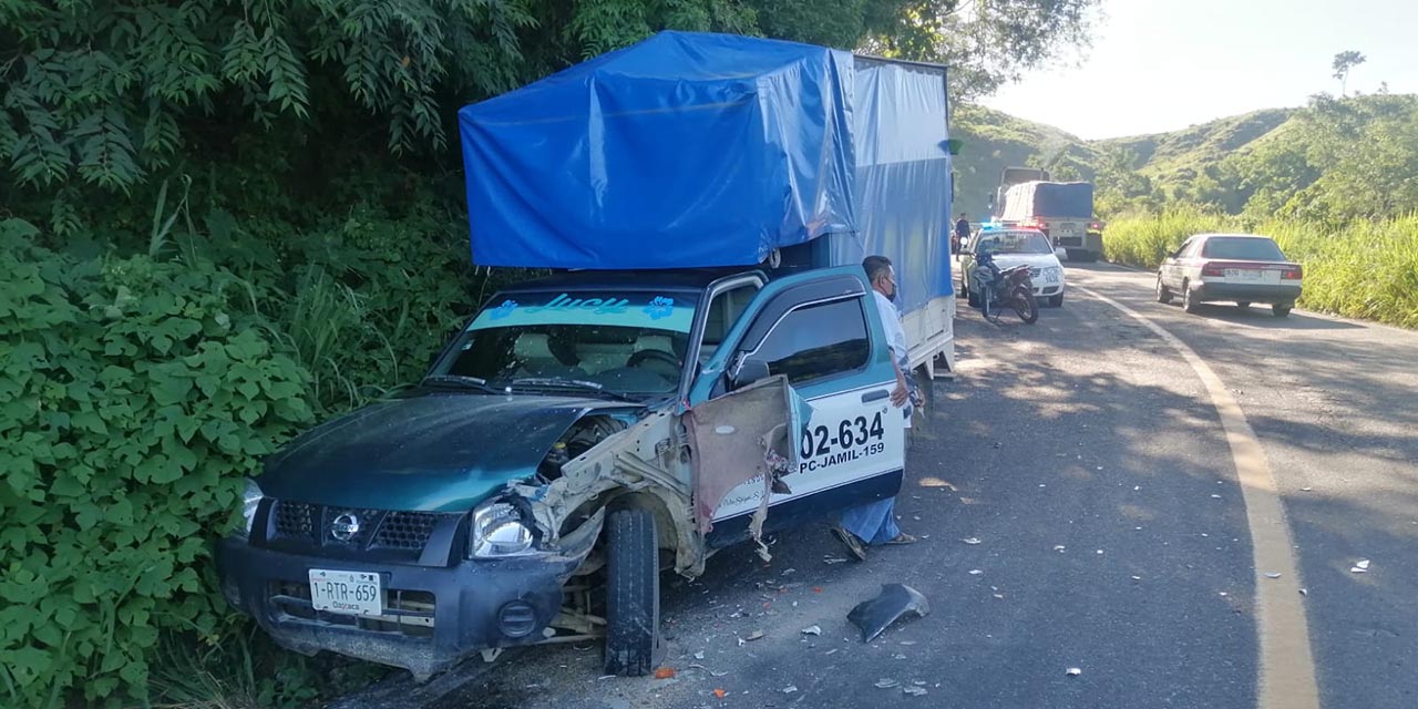 Choca camioneta contra un tráiler en carretera de Santiago Jamiltepec | El Imparcial de Oaxaca Choca camioneta contra un tráiler en carretera de Santiago Jamiltepec | El Imparcial de Oaxaca