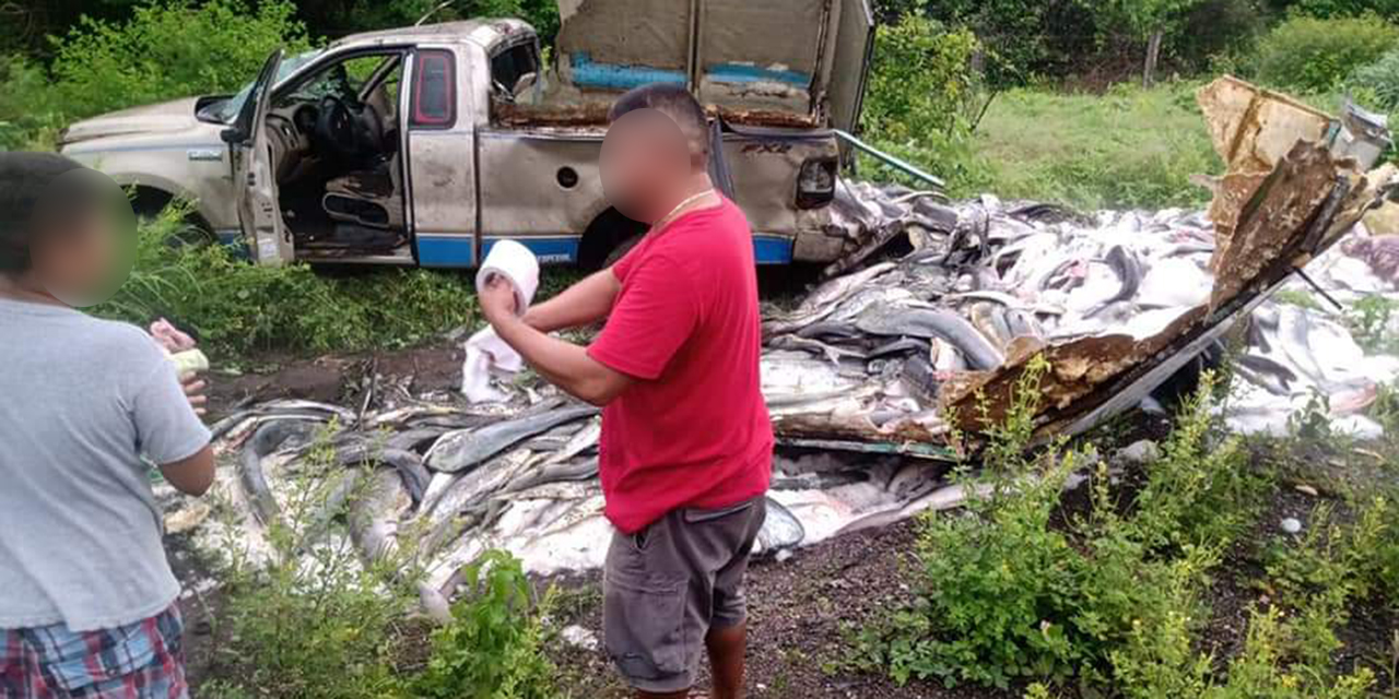 Viven para contarlo tras accidente en carretera a La Venta | El Imparcial de Oaxaca Viven para contarlo tras accidente en carretera a La Venta | El Imparcial de Oaxaca