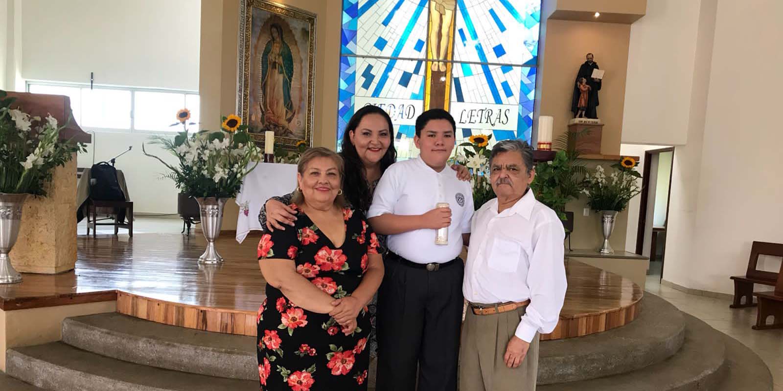 Recibe Leonardo su  primera comunión | El Imparcial de Oaxaca