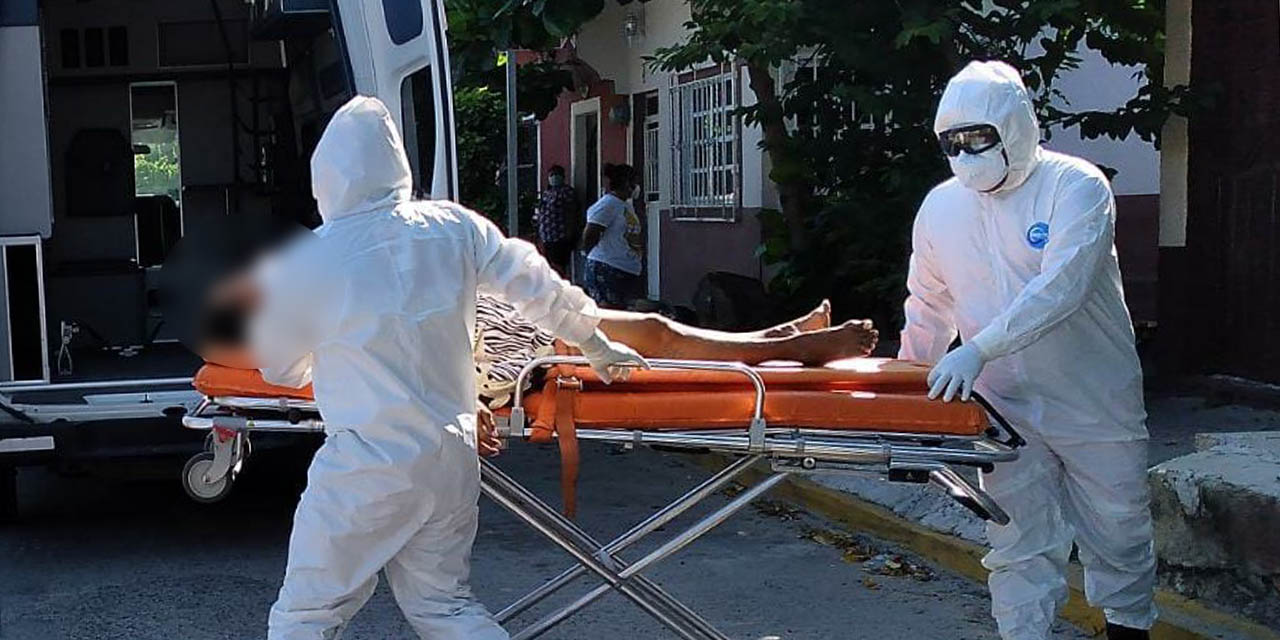 Mujer en condición de calle moviliza a cuerpos de rescate en Salina Cruz